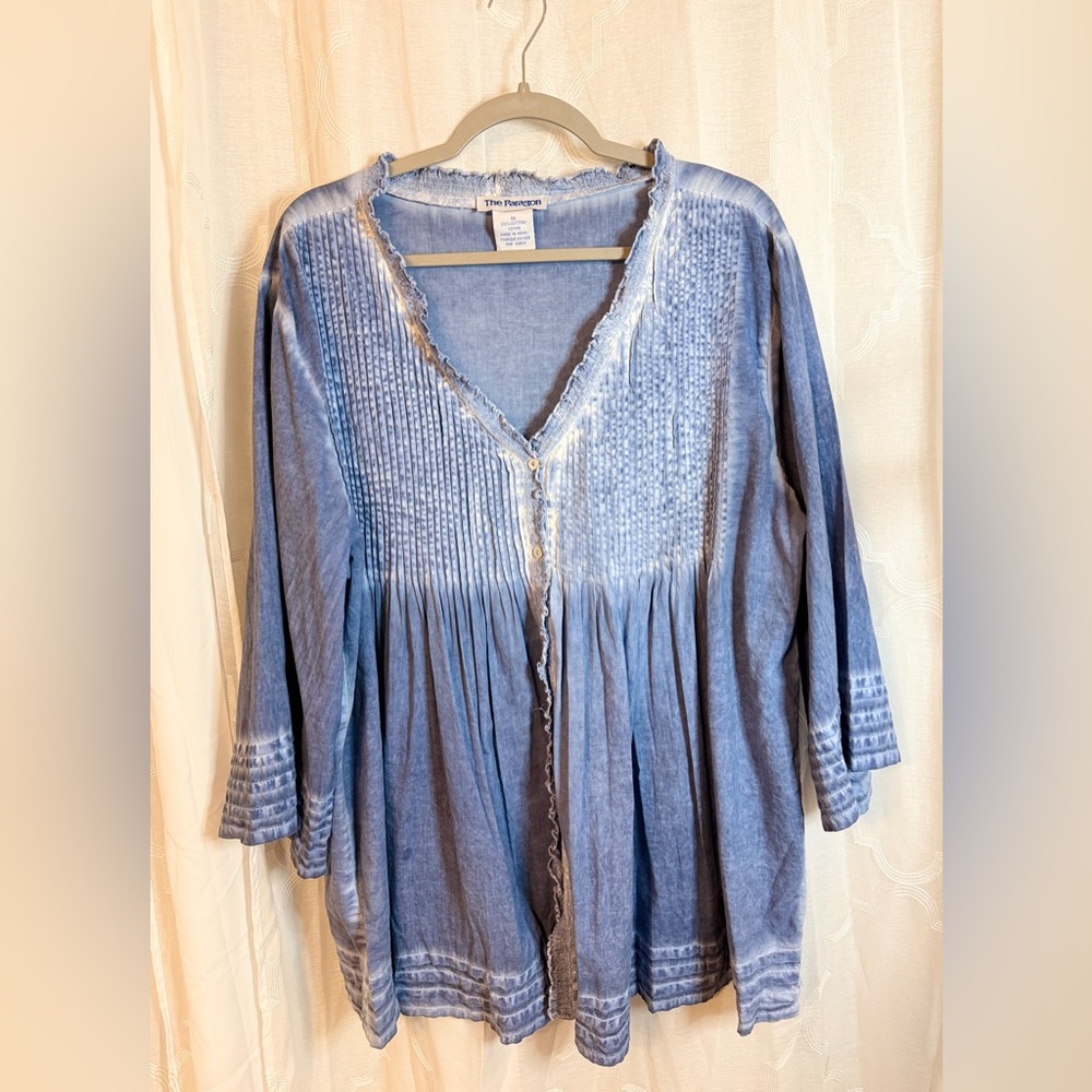The Paragon | Boho Blue Denim Tie-Dye Blouse | Size 1X 💙🦋